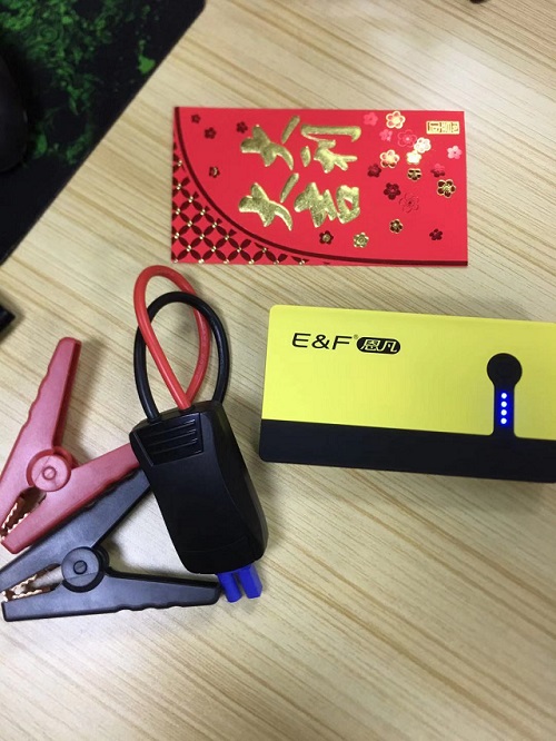 12V汽車應(yīng)急啟動(dòng)電源